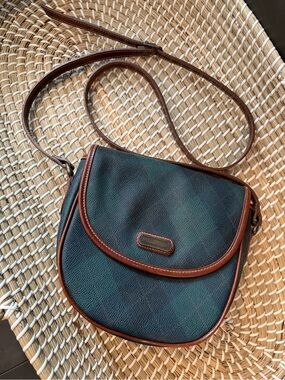 Carryland Crossbody Saddle Bag in Tartan Plaid
